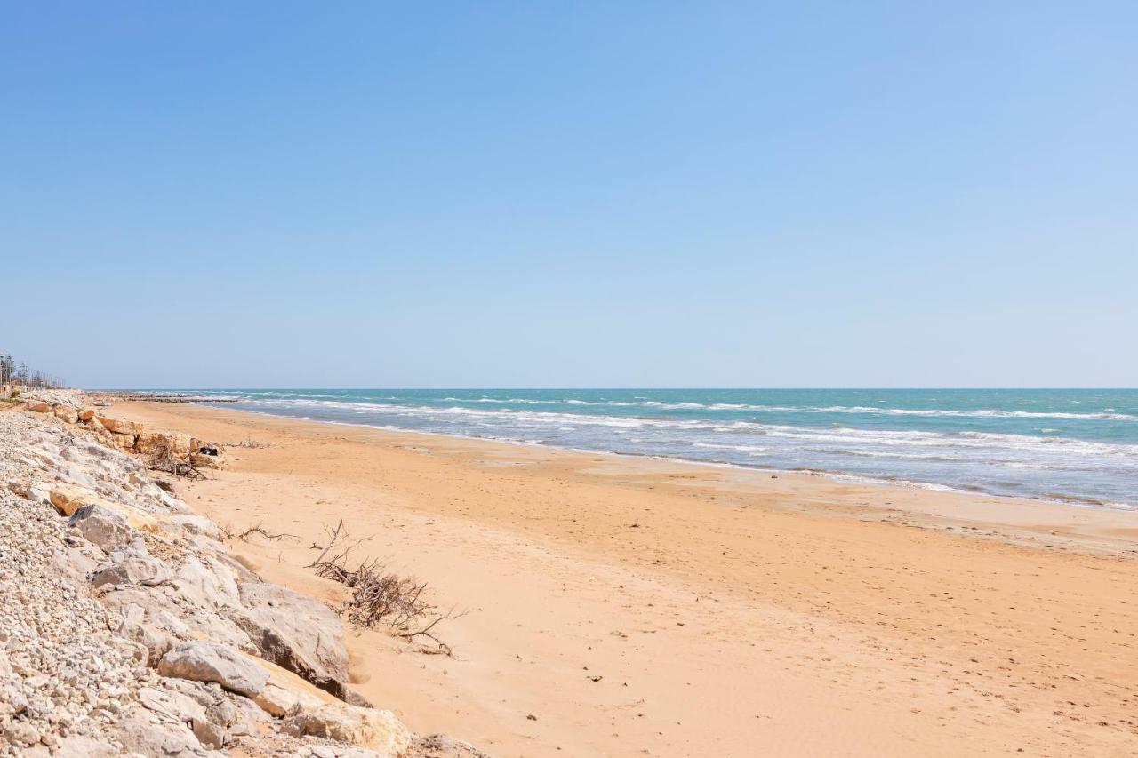 Focallo Seaside Holiday Flat Санта Мария дел Фокало Екстериор снимка